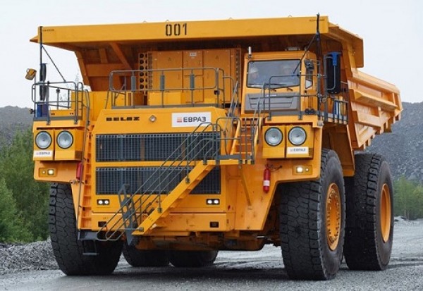 BELAZ delivered two 240-ton dump trucks to the Kachkanar Mining and Processing Plant